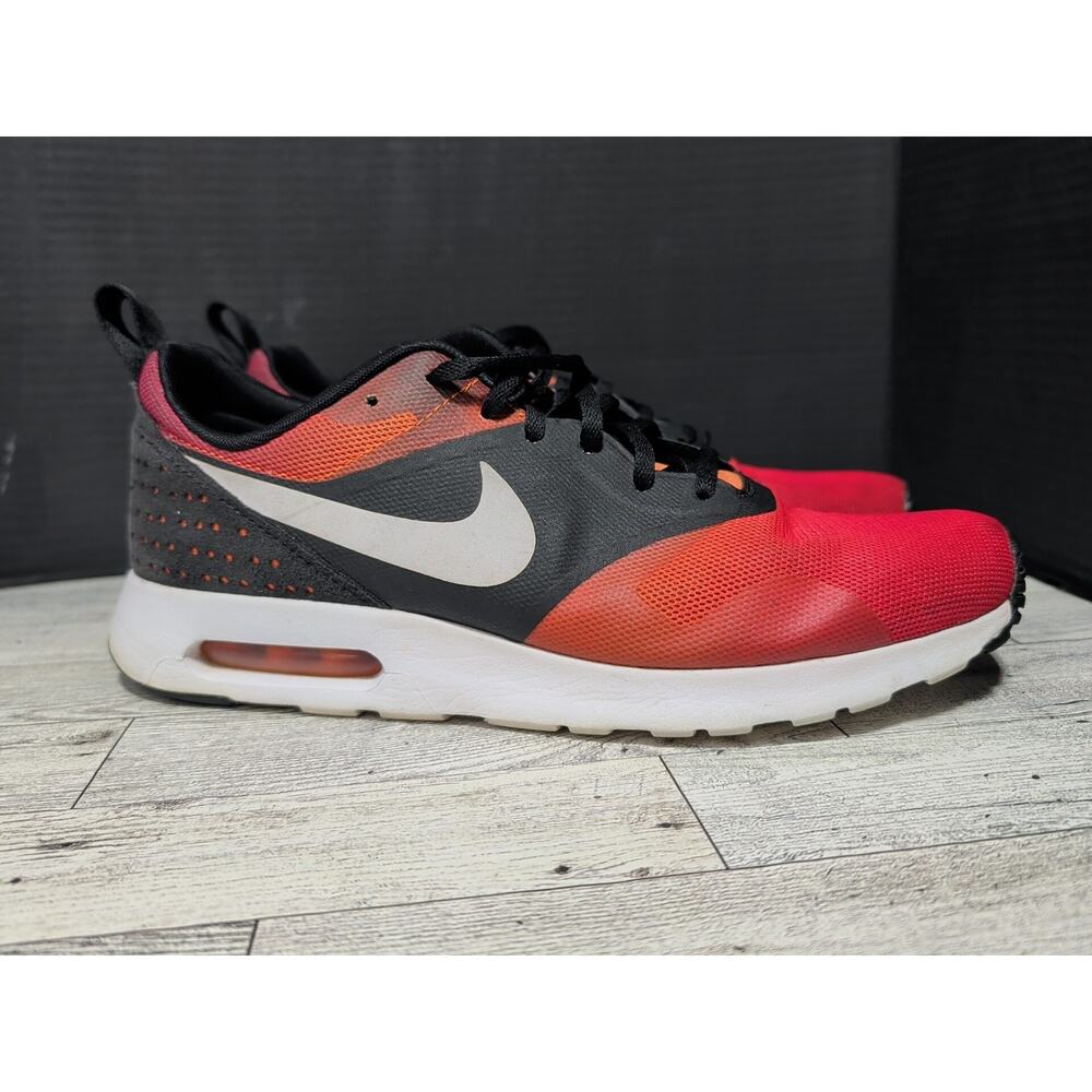 Nike Air Max Tavas Essential Running Walking Shoes Red 742781-008 Mens Size 12.5